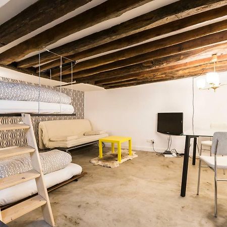 Charming 20M² Near Le Marais Apartment ปารีส ภายนอก รูปภาพ