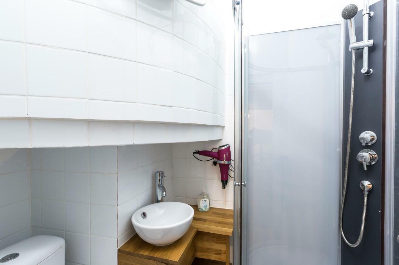 Charming 20M² Near Le Marais Apartment ปารีส ภายนอก รูปภาพ